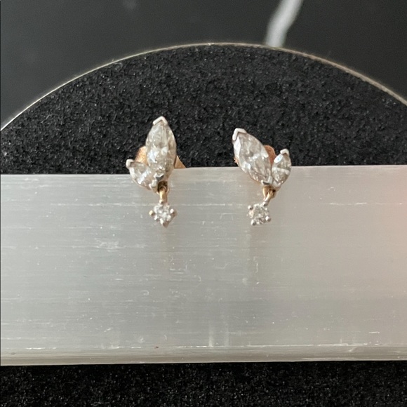 Adina Reyter 14K real diamond stud earrings - Picture 6 of 6